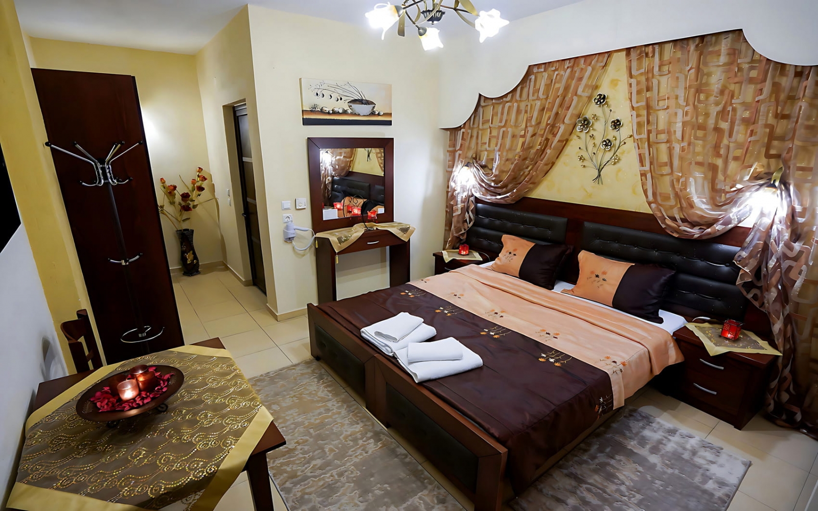 Premium Δίκλινο Δωμάτιο με Τζακούζι