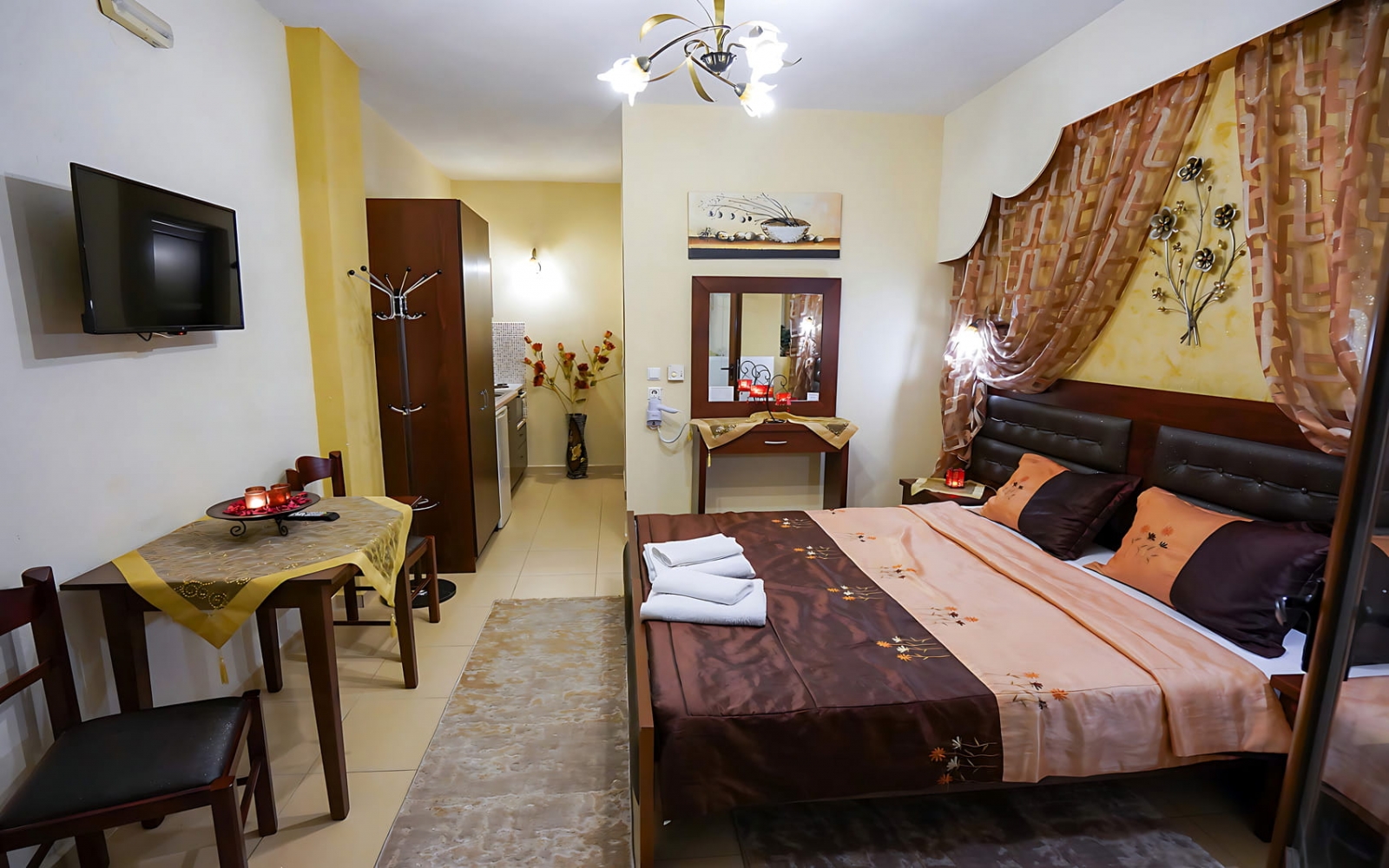 Premium Δίκλινο Δωμάτιο με Τζακούζι